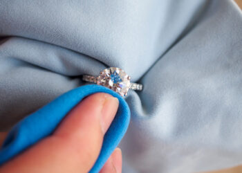 Using Windex To Clean Diamond Ring